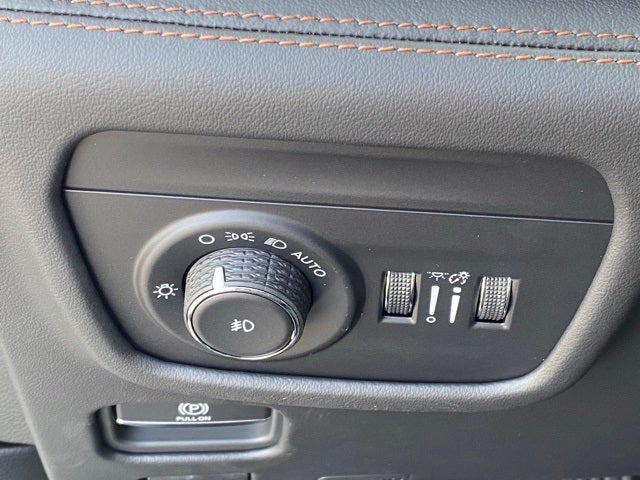 2025 Jeep Grand Cherokee GRAND CHEROKEE L SUMMIT RESERVE 4X4