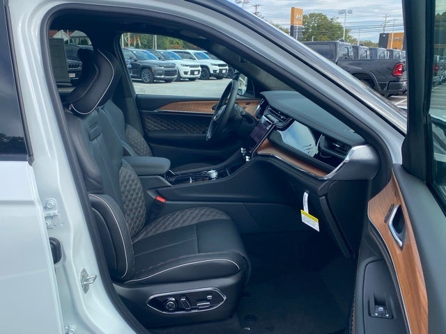 2025 Jeep Grand Cherokee GRAND CHEROKEE L SUMMIT RESERVE 4X4