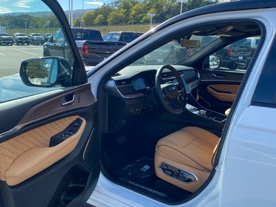 2025 Jeep Grand Cherokee GRAND CHEROKEE L SUMMIT 4X4