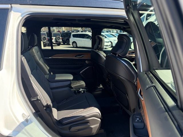 2026 Jeep Grand Cherokee GRAND CHEROKEE L SUMMIT 4X4