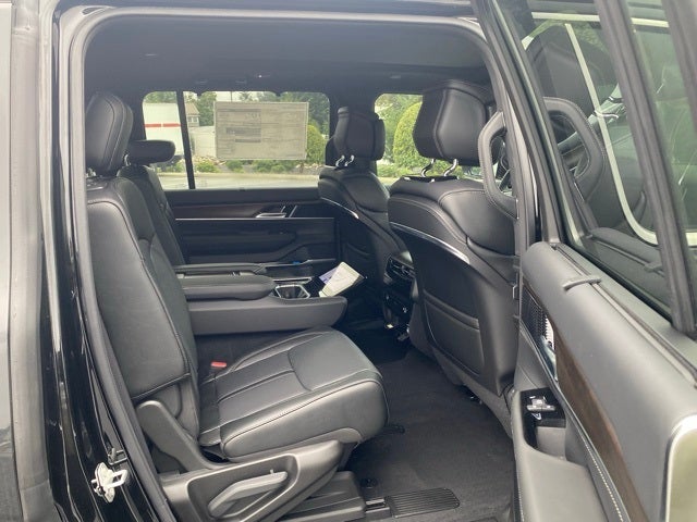 2024 Jeep Grand Wagoneer Base