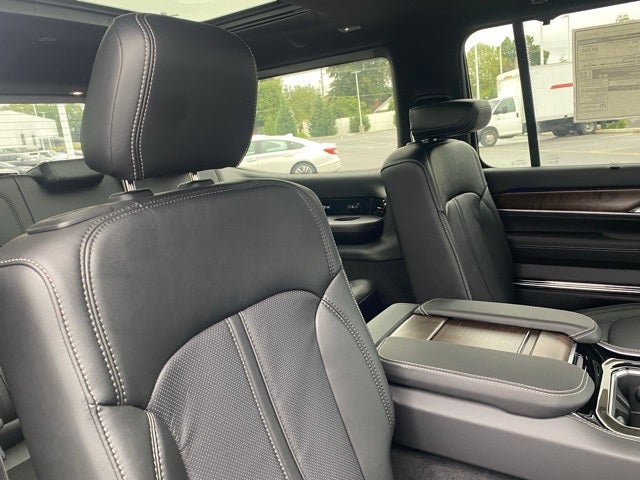 2024 Jeep Grand Wagoneer Base