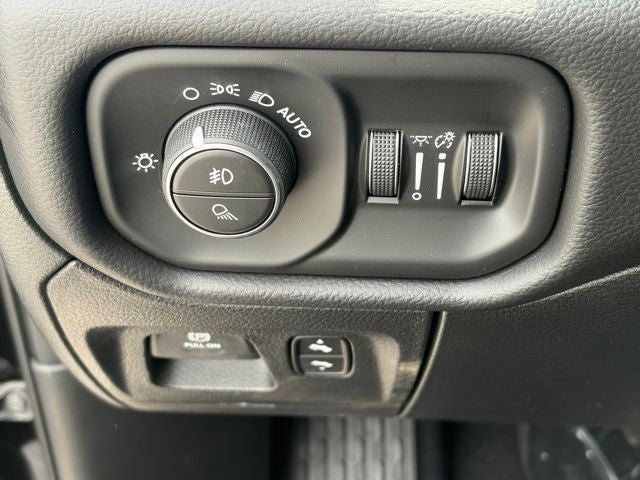 2026 RAM Ram 1500 RAM 1500 BIG HORN QUAD CAB 4X4 6'4' BOX