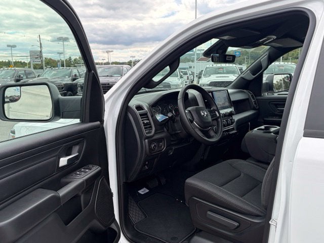 2027 RAM Ram 1500 RAM 1500 TRADESMAN QUAD CAB 4X4 6'4' BOX