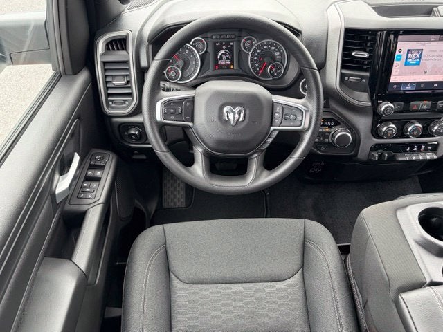 2027 RAM Ram 1500 RAM 1500 TRADESMAN QUAD CAB 4X4 6'4' BOX