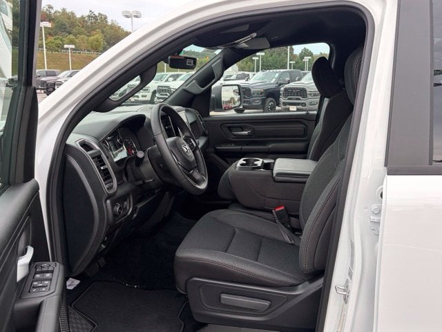 2027 RAM Ram 1500 RAM 1500 TRADESMAN QUAD CAB 4X4 6'4' BOX