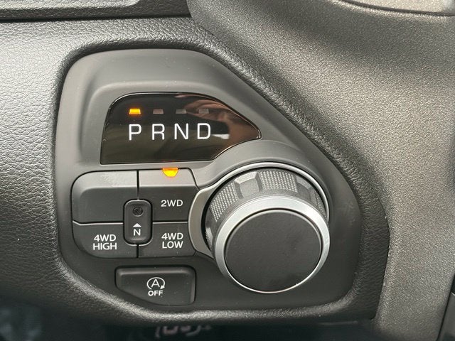 2027 RAM Ram 1500 RAM 1500 TRADESMAN QUAD CAB 4X4 6'4' BOX