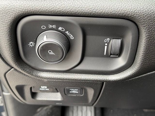 2026 RAM Ram 1500 RAM 1500 TRADESMAN CREW CAB 4X4 5'7' BOX