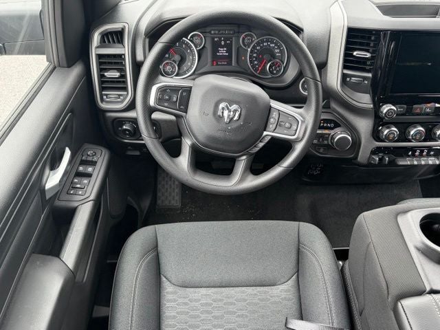 2026 RAM Ram 1500 RAM 1500 TRADESMAN CREW CAB 4X4 5'7' BOX