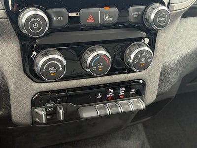 2026 RAM 1500 RAM 1500 TRADESMAN QUAD CAB 4X2 6'4' BOX