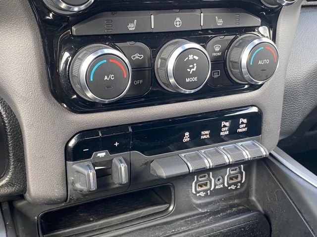 2022 RAM 1500 Big Horn Crew Cab 4x4 5'7' Box