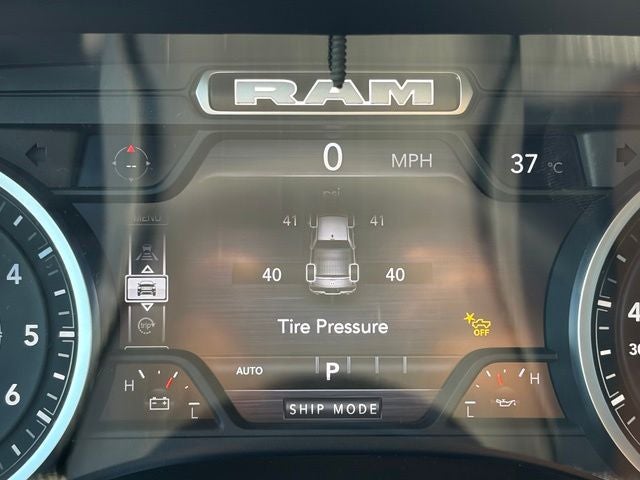2027 RAM Ram 1500 RAM 1500 BIG HORN CREW CAB 4X4 5'7' BOX