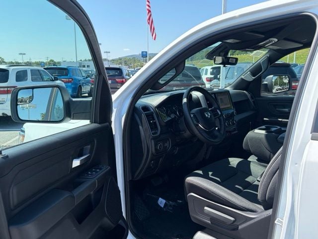 2026 RAM 1500 RAM 1500 TRADESMAN CREW CAB 4X4 5'7' BOX
