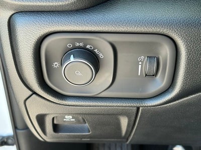 2026 RAM 1500 RAM 1500 TRADESMAN CREW CAB 4X4 5'7' BOX