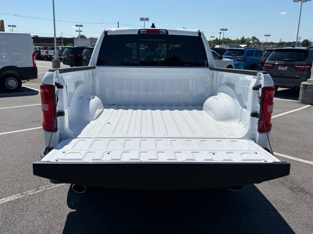 2026 RAM 1500 RAM 1500 TRADESMAN CREW CAB 4X4 5'7' BOX