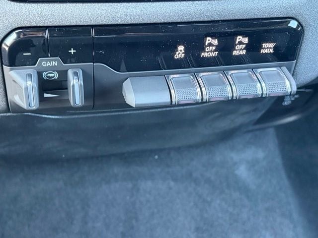 2026 RAM 1500 RAM 1500 WARLOCK CREW CAB 4X4 5'7' BOX