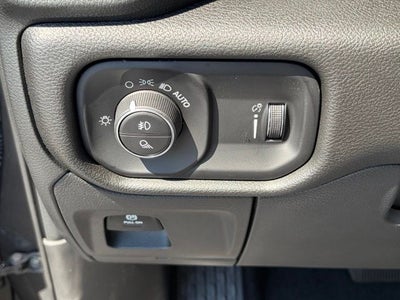 2026 RAM 1500 RAM 1500 WARLOCK CREW CAB 4X4 5'7' BOX