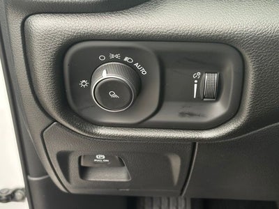 2026 RAM Ram 1500 RAM 1500 TRADESMAN CREW CAB 4X4 5'7' BOX