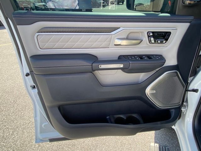 2025 RAM 1500 Tungsten Crew Cab 4x4 5'7' Box