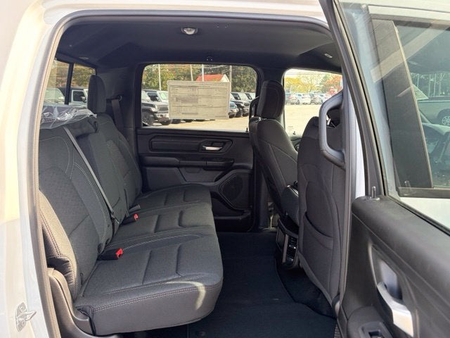 2027 RAM Ram 1500 RAM 1500 TRADESMAN CREW CAB 4X4 6'4' BOX