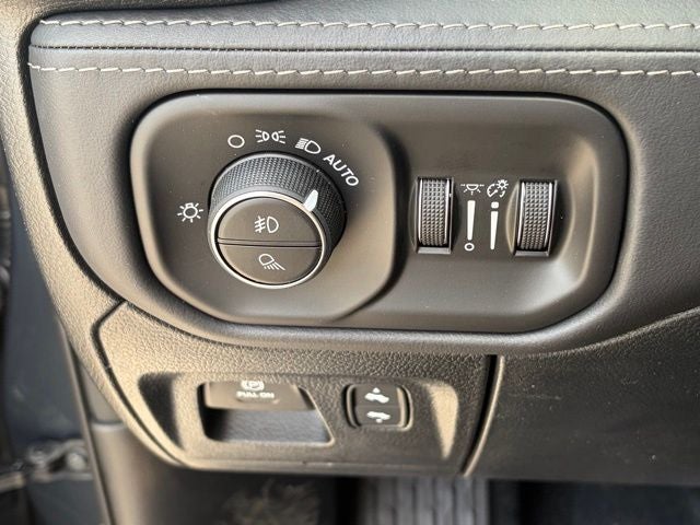 2026 RAM Ram 1500 RAM 1500 RHO CREW CAB 4X4 5'7' BOX