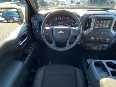 2024 Chevrolet Silverado 1500 4WD Double Cab Standard Bed Custom