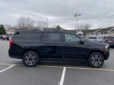 2023 GMC Yukon XL 4WD AT4