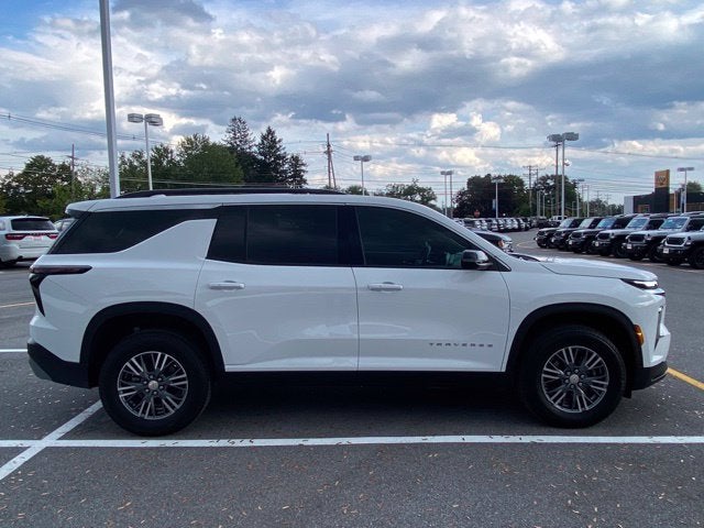 2026 Chevrolet Traverse FWD LT
