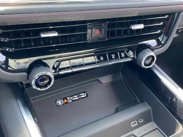 2026 Chevrolet Suburban RST, 4WD