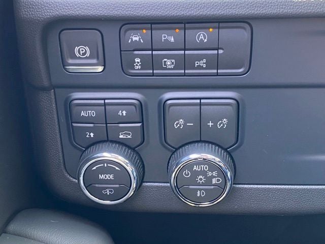 2026 Chevrolet Suburban RST, 4WD