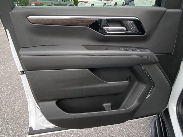 2025 Chevrolet Tahoe 4WD LT