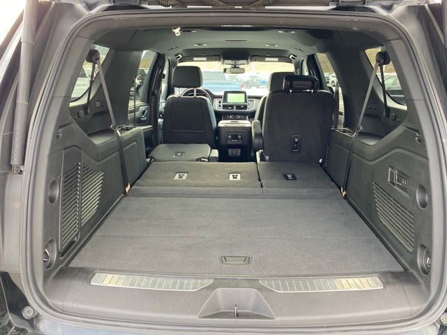 2022 Chevrolet Suburban 4WD RST