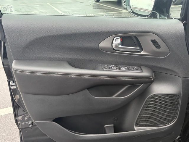 2027 Chrysler Pacifica PACIFICA SELECT
