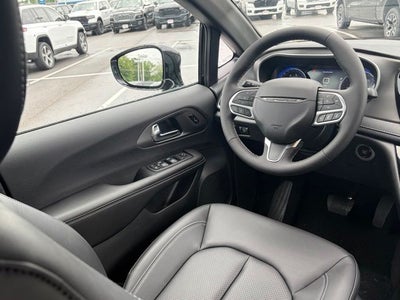 2027 Chrysler Pacifica PACIFICA SELECT