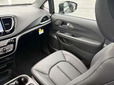 2027 Chrysler Pacifica PACIFICA SELECT