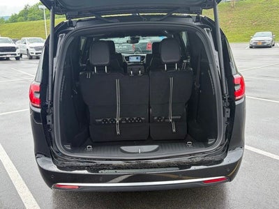 2027 Chrysler Pacifica PACIFICA SELECT