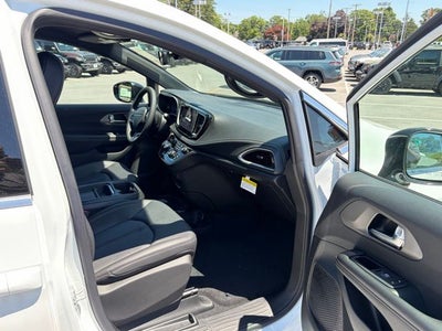 2027 Chrysler Pacifica PACIFICA SELECT