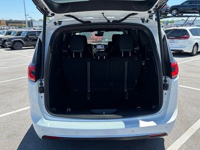 2027 Chrysler Pacifica PACIFICA SELECT