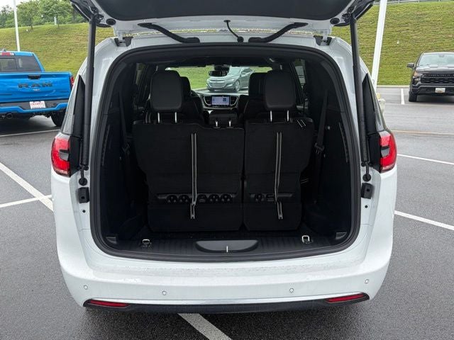2027 Chrysler Pacifica PACIFICA SELECT