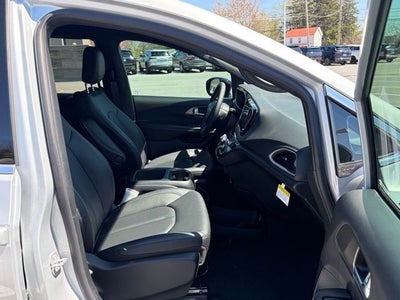 2026 Chrysler Voyager VOYAGER LX