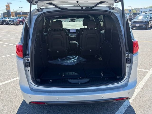 2026 Chrysler Voyager VOYAGER LX