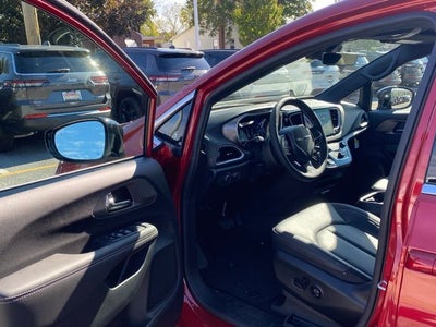 2026 Chrysler Voyager VOYAGER LX