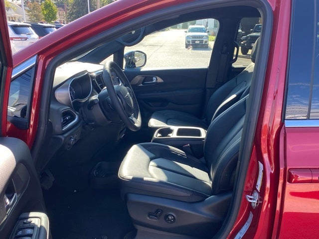 2026 Chrysler Voyager VOYAGER LX