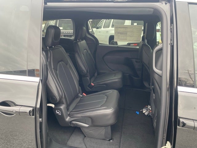 2026 Chrysler Voyager VOYAGER LX