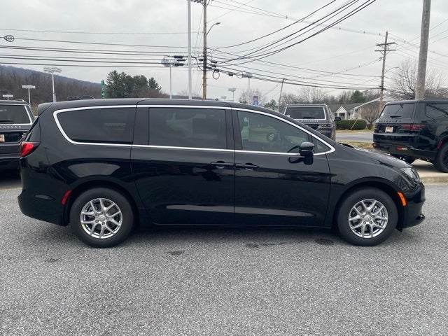 2026 Chrysler Voyager VOYAGER LX