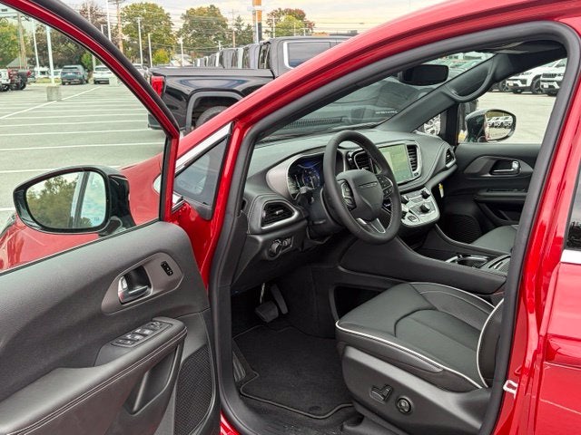 2027 Chrysler Pacifica PACIFICA LIMITED