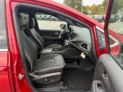 2027 Chrysler Pacifica PACIFICA LIMITED