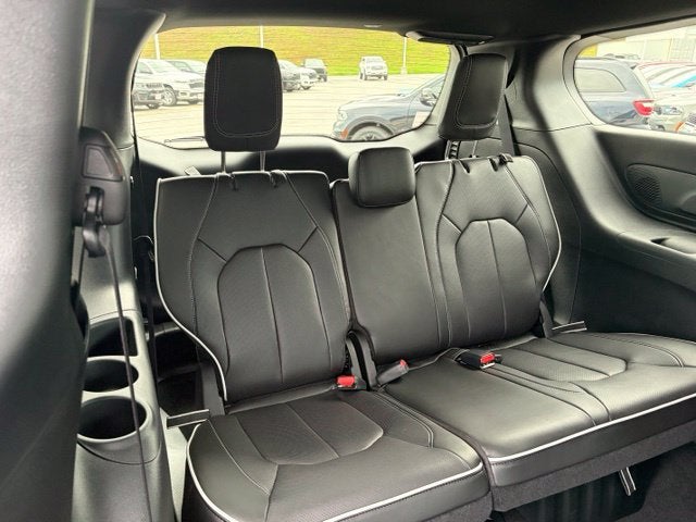 2027 Chrysler Pacifica PACIFICA LIMITED