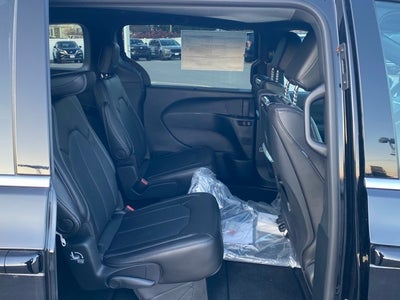 2026 Chrysler Pacifica PACIFICA SELECT AWD