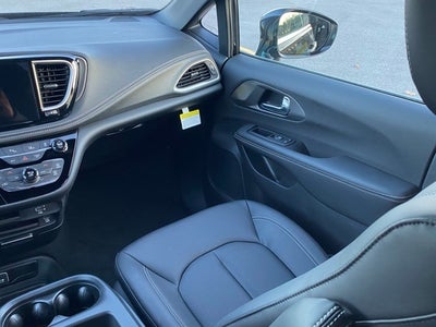 2026 Chrysler Pacifica PACIFICA SELECT AWD